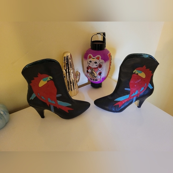 Irregular Choice Parrot Talk Booties, GUC, Size 36 - Picture 2 of 13